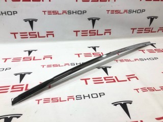 Молдинг подъемной задней двери, ориг. номер 1032250-00-J, Tesla Model X 2015-2021