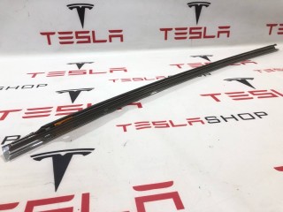 Молдинг подъемной задней двери, ориг. номер 1032250-00-J, Tesla Model X 2015-2021
