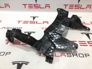 Кронштейн обшивки багажного отделения, ориг. номер 1080701-00-D, Tesla Model X 2015-2021