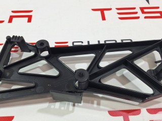 Кронштейн крепления боди контроллера, ориг. номер 1077423-00-B, Tesla Model X 2015-2021