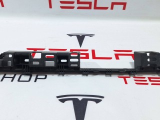 Кронштейн порога двери, ориг. номер 1056095-00-B, 1051827-00-B, Tesla Model X 2015-2021
