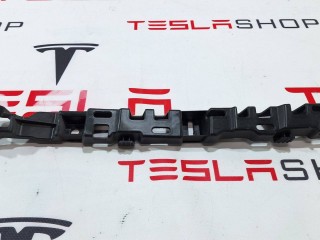 прочая запчасть, ориг. номер 1053721-00-C, Tesla Model X 2015-2021