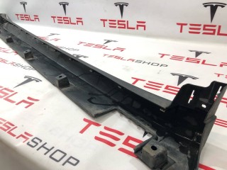 Накладка порога рокерной панели, ориг. номер 1035096-00-D, 1034218-00-B, Tesla Model X 2015-2021