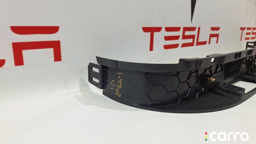 Накладка проема подъемной задней двери Tesla Model X 2015-2021, 1060050-00-E, фото 5