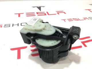 Детали теплового насоса, ориг. номер 1492611-00-A, Tesla Model X рест 2021-2026