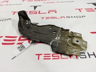 Кронштейн крепления фары и крыла, ориг. номер 1092304-00-B, Tesla Model 3 2017-2021