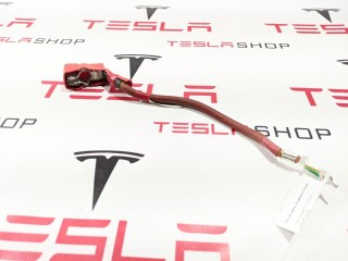 Зажим клеммы АКБ 12V (Плюс + ), ориг. номер 1067971-00-D, Tesla Model 3 2017-2021
