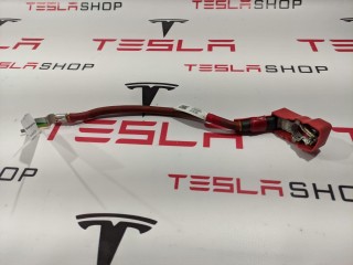 Зажим клеммы АКБ 12V (Плюс + ), ориг. номер 1067971-00-D, Tesla Model 3 2017-2021
