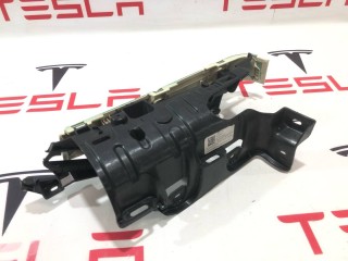 Накладка подъемной задней двери, ориг. номер 1055010-06-J, 1051557-00-E, Tesla Model X 2015-2021