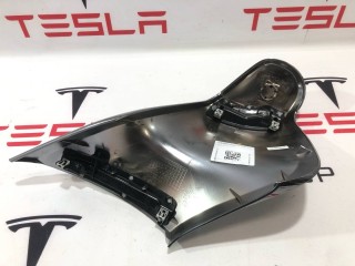 Накладка хромированная 2-го ряда сидения, ориг. номер 106297100B, Tesla Model X 2015-2021