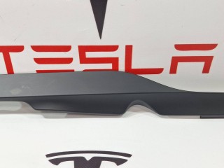 Заглушка салазки сиденья, ориг. номер 1066622-00-A, Tesla Model X 2015-2021