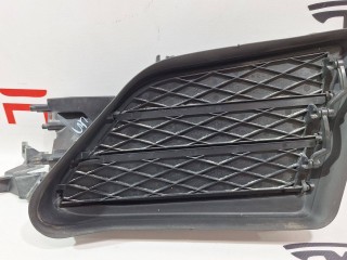 люверс переднего бампера правый, ориг. номер 1058007-00-I, 105800700J, Tesla Model S 2012-2016