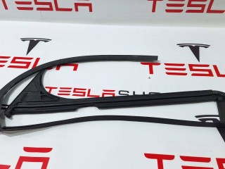 Уплотнитель стойки В (камера), ориг. номер 1032153-00-C, Tesla Model X 2015-2021