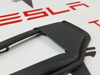 Уплотнитель стойки В (камера), ориг. номер 1032153-00-C, Tesla Model X 2015-2021