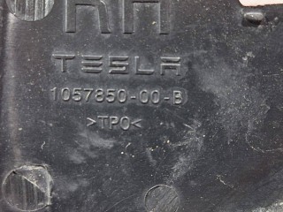 Заглушка (накладка) диффузора переднего, ориг. номер 1057850-00-B, Tesla Model S 2012-2016