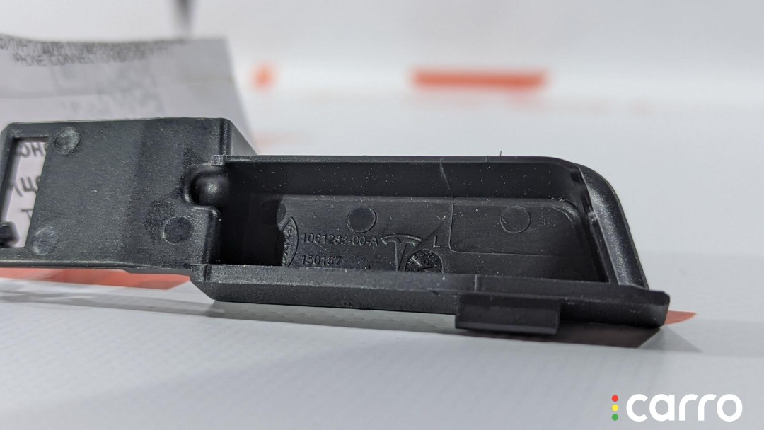 Фитинг для подключения iPhone Tesla Model X 2015-2021, 1061286-00-A, фото 5