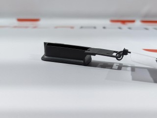 Фитинг для подключения iPhone, ориг. номер 1061288-00-A, Tesla Model X 2015-2021