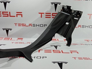 Накладка стойки С, ориг. номер 1008334-08-H, Tesla Model S 2012-2016