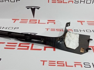 Накладка стойки А, ориг. номер 1086293-00-H, Tesla Model 3 2017-2021