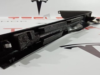 Накладка стойки А, ориг. номер 1086293-00-H, Tesla Model 3 2017-2021