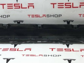 Накладка порога рокерной панели, ориг. номер 6005875-00-J, Tesla Model S 2012-2016
