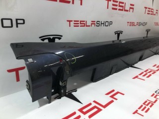 Накладка порога рокерной панели, ориг. номер 6005875-00-J, Tesla Model S 2012-2016
