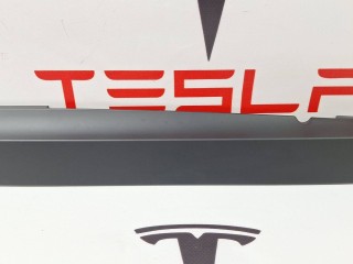 Накладка салазки сидения (водительская), ориг. номер 1066616-00-A, Tesla Model S 2012-2016