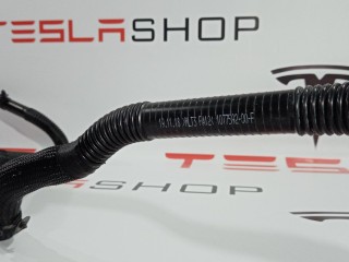 Патрубок системы охлаждения основной батареи, ориг. номер 1077592-00-F, Tesla Model 3 2017-2021