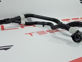 Шланги охлаждающей жидкости, ориг. номер 1077578-00-E, Tesla Model 3 2017-2021