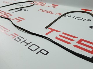 Уплотнитель проема дверного, ориг. номер 1090499-00-K, Tesla Model 3 2017-2021