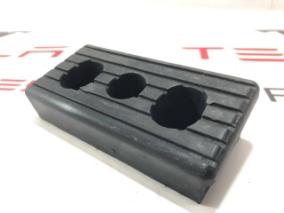 Опора под домкрат (подушка), ориг. номер 1009124-00-C, Tesla Model S 2012-2016