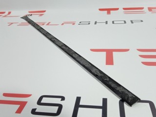 Крышка короба проводки камеры TRIPLE, ориг. номер 1079607-00-A, Tesla Model X 2015-2021