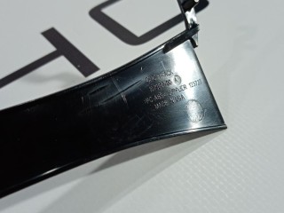 Крышка короба проводки камеры TRIPLE, ориг. номер 1079607-00-A, Tesla Model X 2015-2021