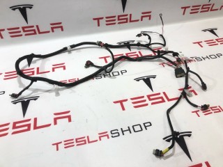 Электропроводка бампера, ориг. номер 2067958-00-B, Tesla Model 3 2021-2024
