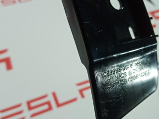 Кронштейн крепления фонаря, ориг. номер 10839993-00-D, Tesla Model 3 2017-2021