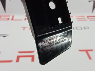 Кронштейн крепления фонаря, ориг. номер 10839993-00-D, Tesla Model 3 2017-2021