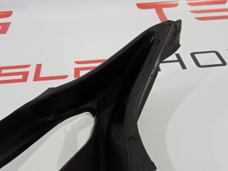 Накладка панели дворников, ориг. номер 1064603-00-B, Tesla Model X 2015-2021