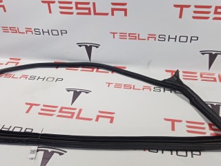 Уплотнитель проема дверного, ориг. номер 1090499-00-K, Tesla Model 3 2017-2021