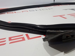 Уплотнитель проема дверного, ориг. номер 1090499-00-K, Tesla Model 3 2017-2021