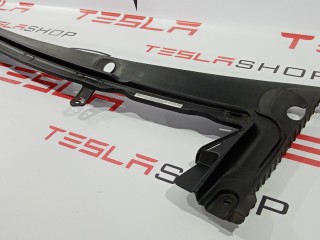 Подкапотная накладка стеклоочистителей, ориг. номер 1008976-00-E, Tesla Model S 2012-2016