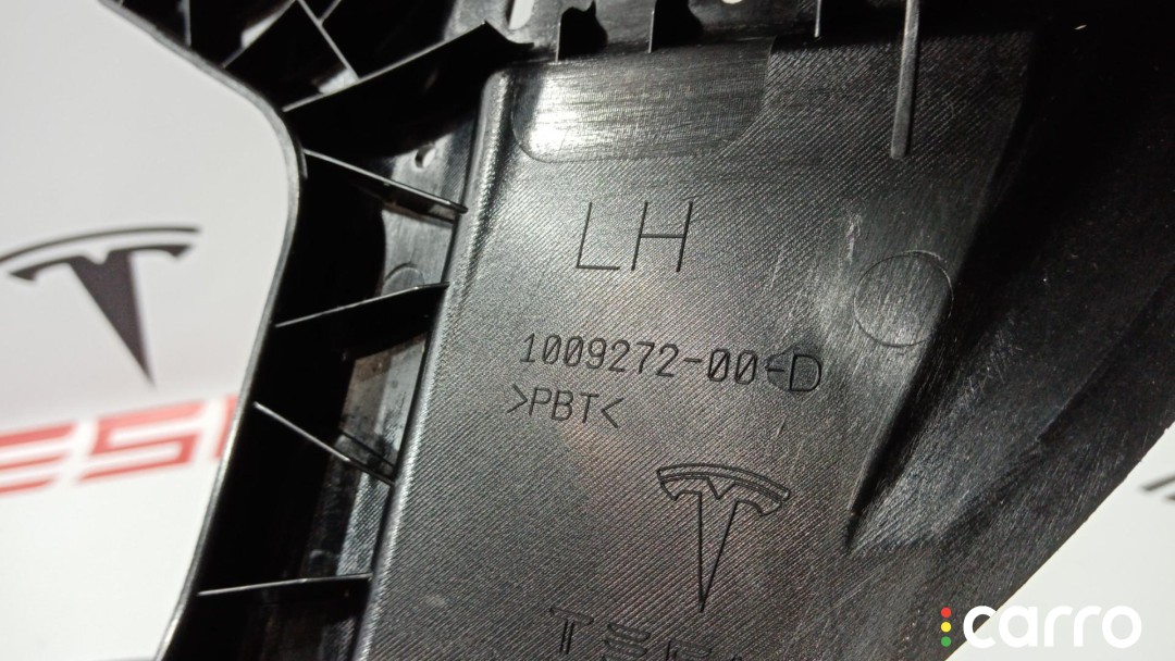 1009272-00-D Кронштейн внутренний стойки C Tesla Model S 2014г. - фото №2
