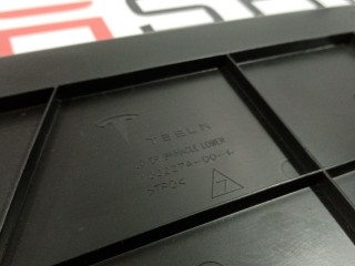 Козырек панели приборов, ориг. номер 1002274-00-C, Tesla Model S 2012-2016