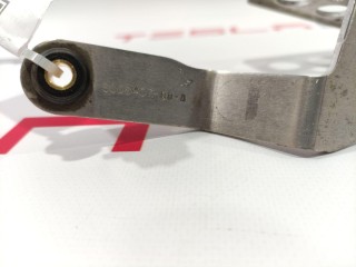 Кронштейн блока клапанов, ориг. номер 6006407-00-A, Tesla Model S 2012-2016