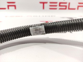 Кабель DCDC конвертера (плюс), ориг. номер 1028941-00-A, Tesla Model S 2012-2016