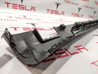 Накладка порога рокерной панели, ориг. номер 6005874-00-J, Tesla Model S 2012-2016