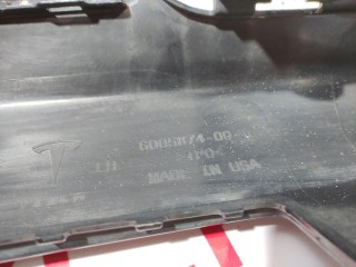 Накладка порога рокерной панели, ориг. номер 6005874-00-J, Tesla Model S 2012-2016