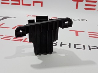 Кронштейн крепления модуля Homelink, ориг. номер 1056951-00-C, Tesla Model S 2012-2016