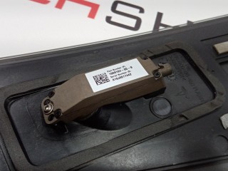 Накладка стойки B, наружная, ориг. номер 1092307-00-B, 1069104-00-B, Tesla Model S 2012-2016