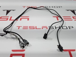 Кабель USB, ориг. номер 1004815-07-D, Tesla Model S 2012-2016