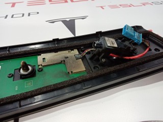 Накладка стойки B, наружная, ориг. номер 1516258-00-D, 1494241-00-A, Tesla Model Y 2020-2026